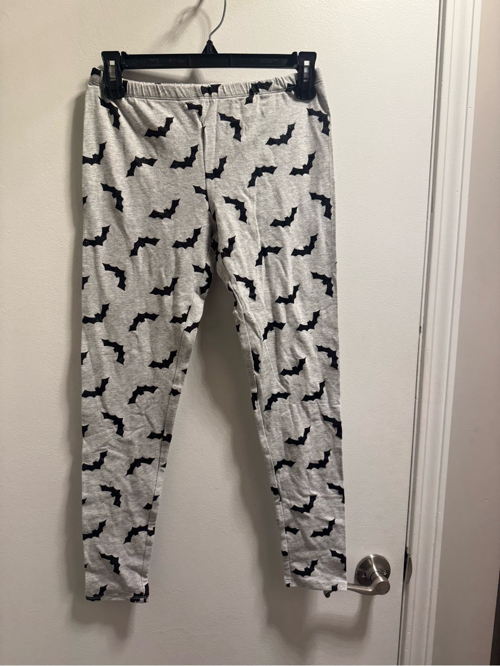 * Girls Gray Halloween Bat Leggings